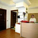Langhe & Monferrato Отель Костильоле-д'Астри